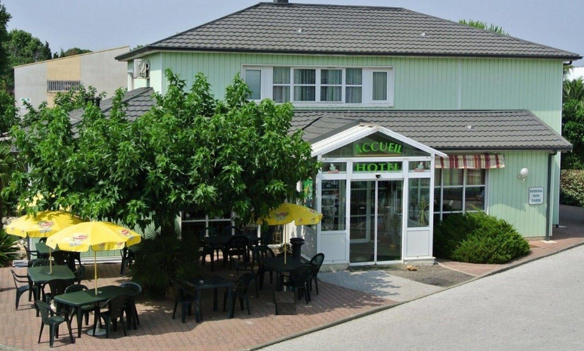 佩皮尼昂法斯特酒店 外观 照片